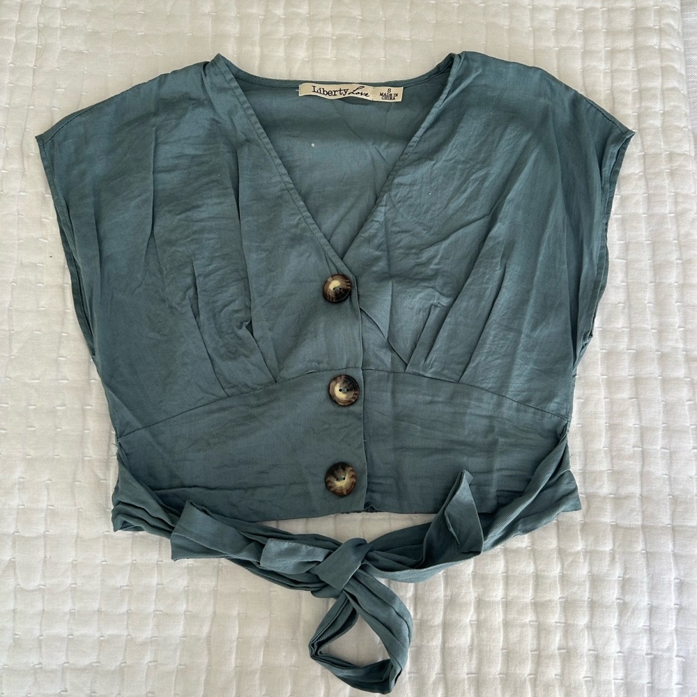 Liberty Love Gray Buttoned Crop Blouse